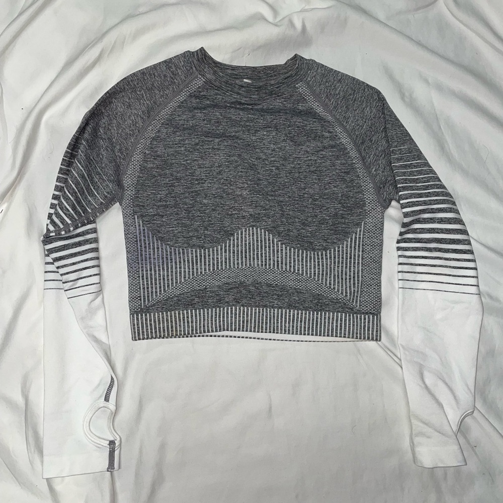 Gray and White Long Sleeve Fitness‎ Workout Crop